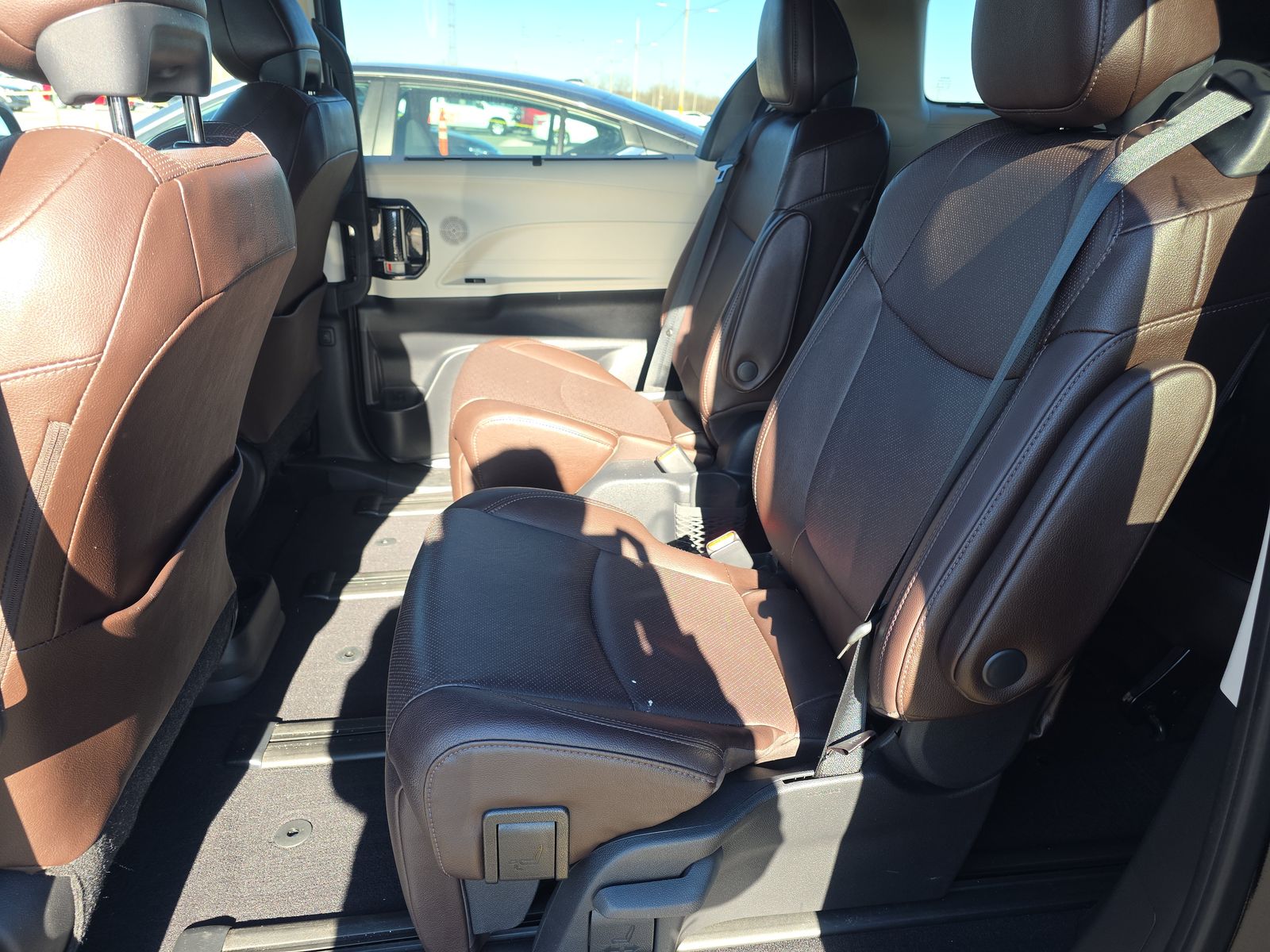 2022 Toyota Sienna Platinum AWD