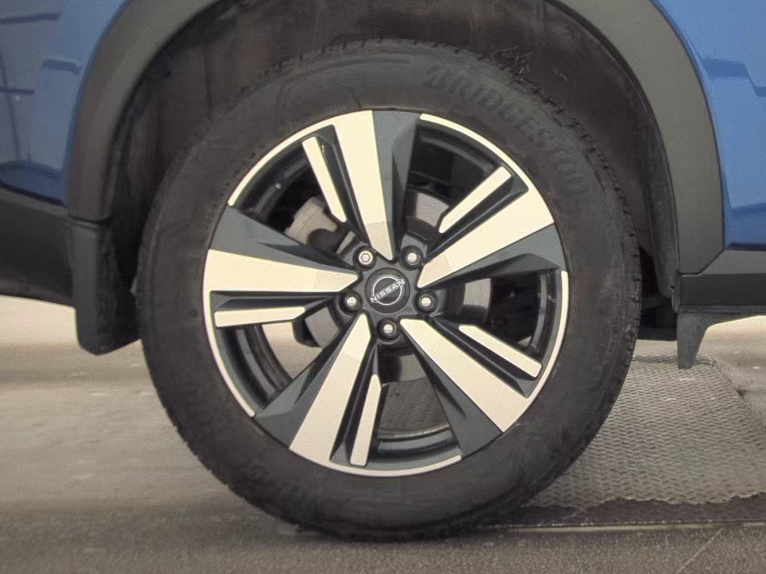 2023 Nissan Rogue SL FWD