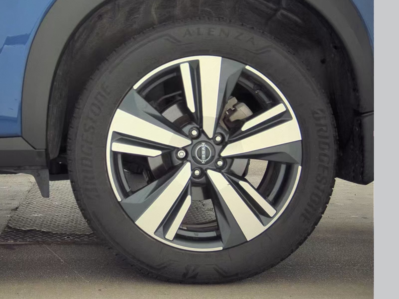 2023 Nissan Rogue SL FWD