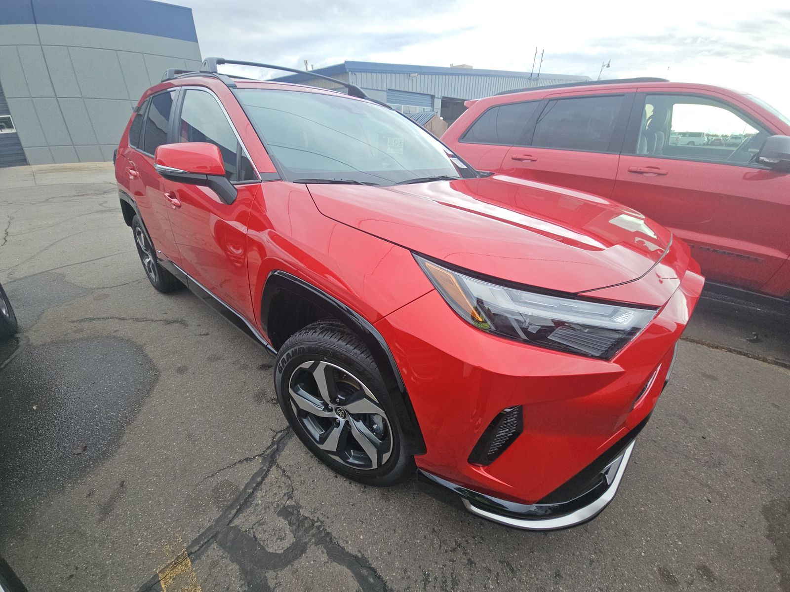 2025 Toyota RAV4 Plug-In Hybrid SE AWD