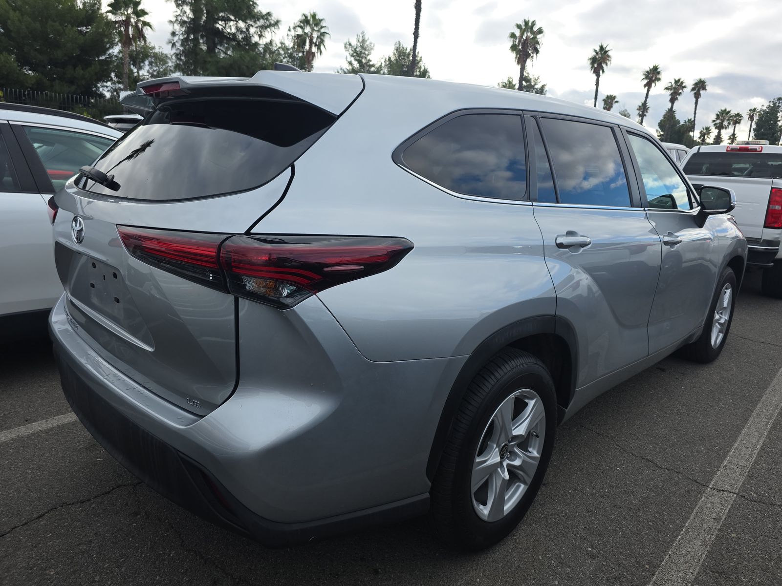 2024 Toyota Highlander LE FWD