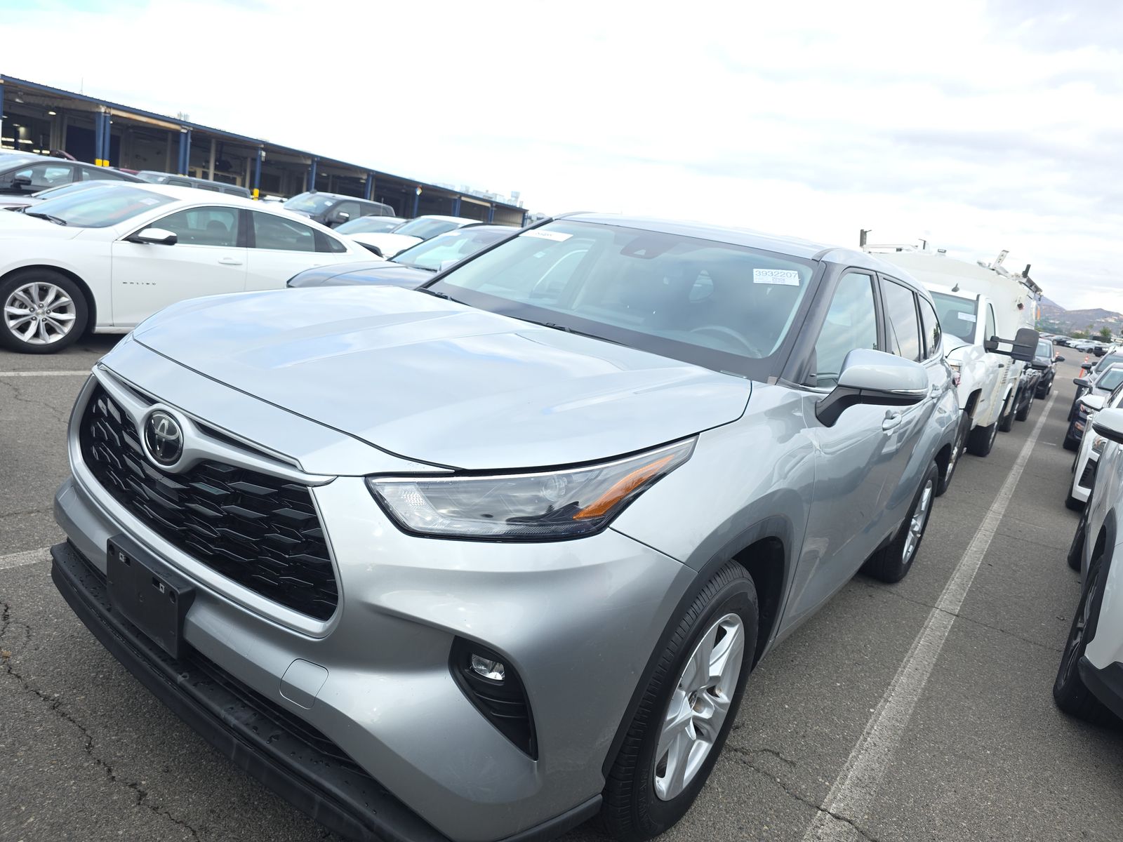 2024 Toyota Highlander LE FWD