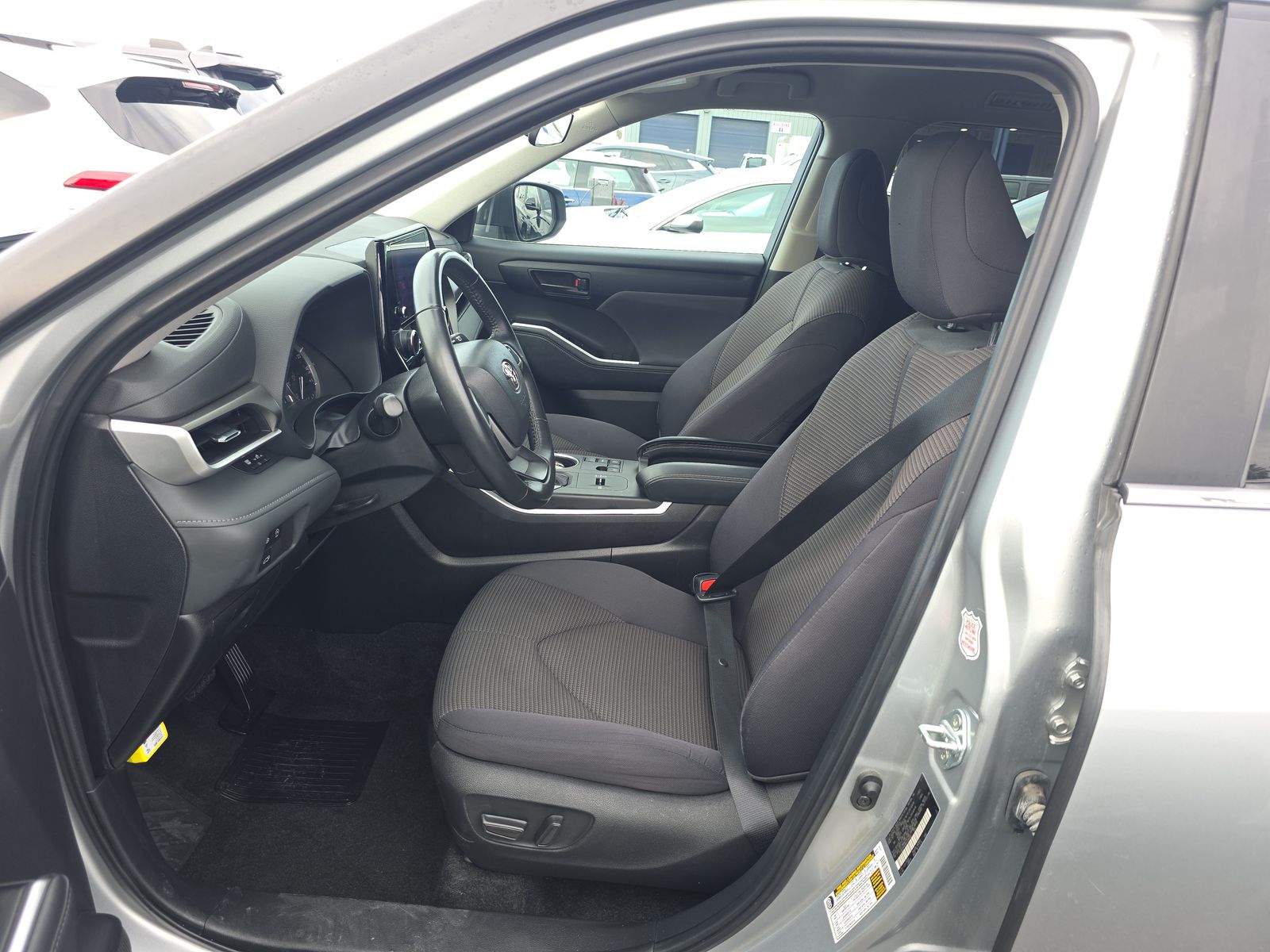 2024 Toyota Highlander LE FWD