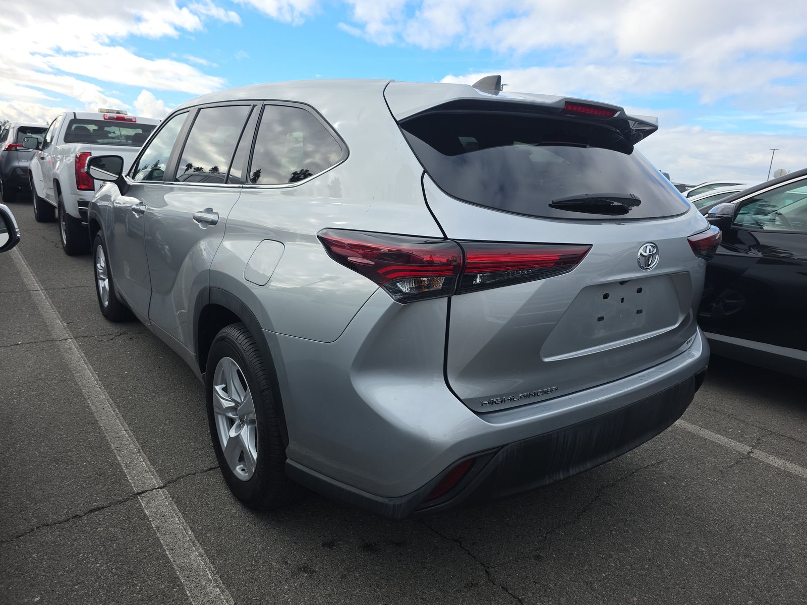 2024 Toyota Highlander LE FWD