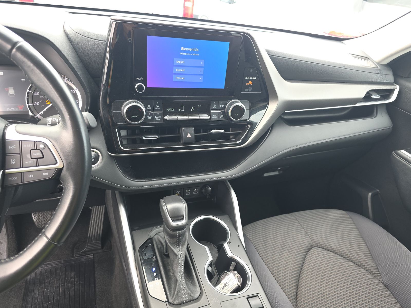 2024 Toyota Highlander LE FWD