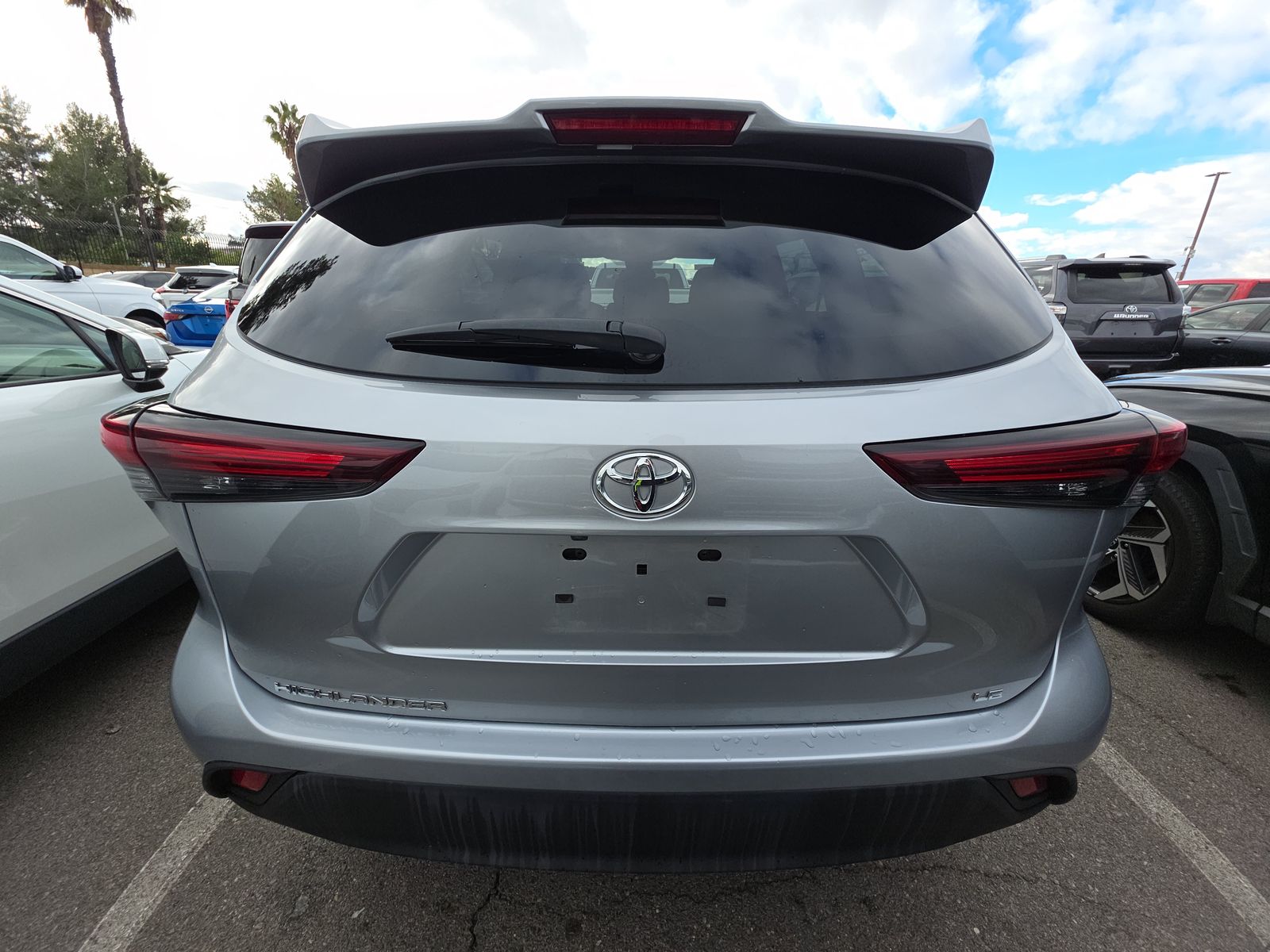 2024 Toyota Highlander LE FWD