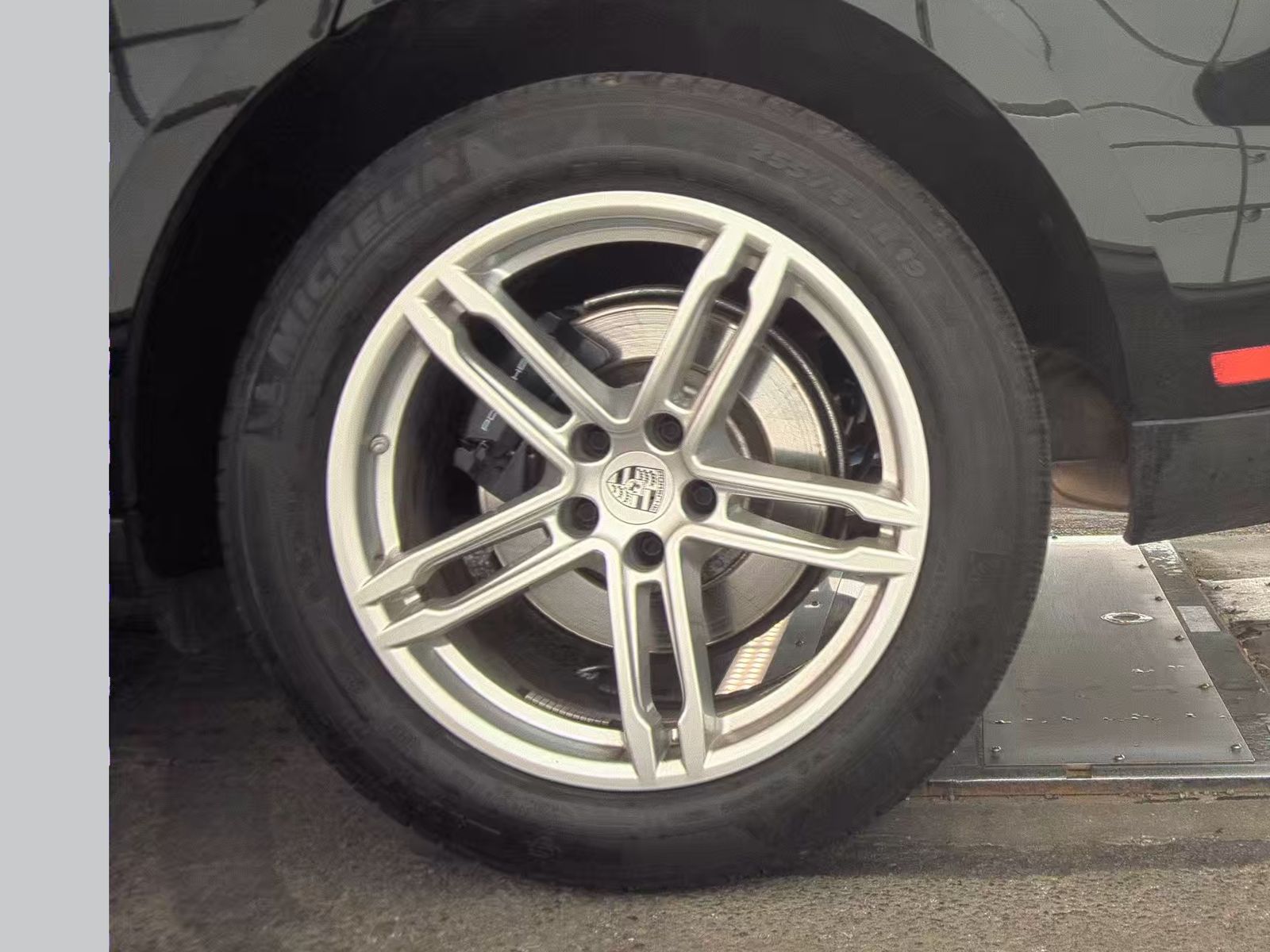 2024 Porsche Macan Base AWD