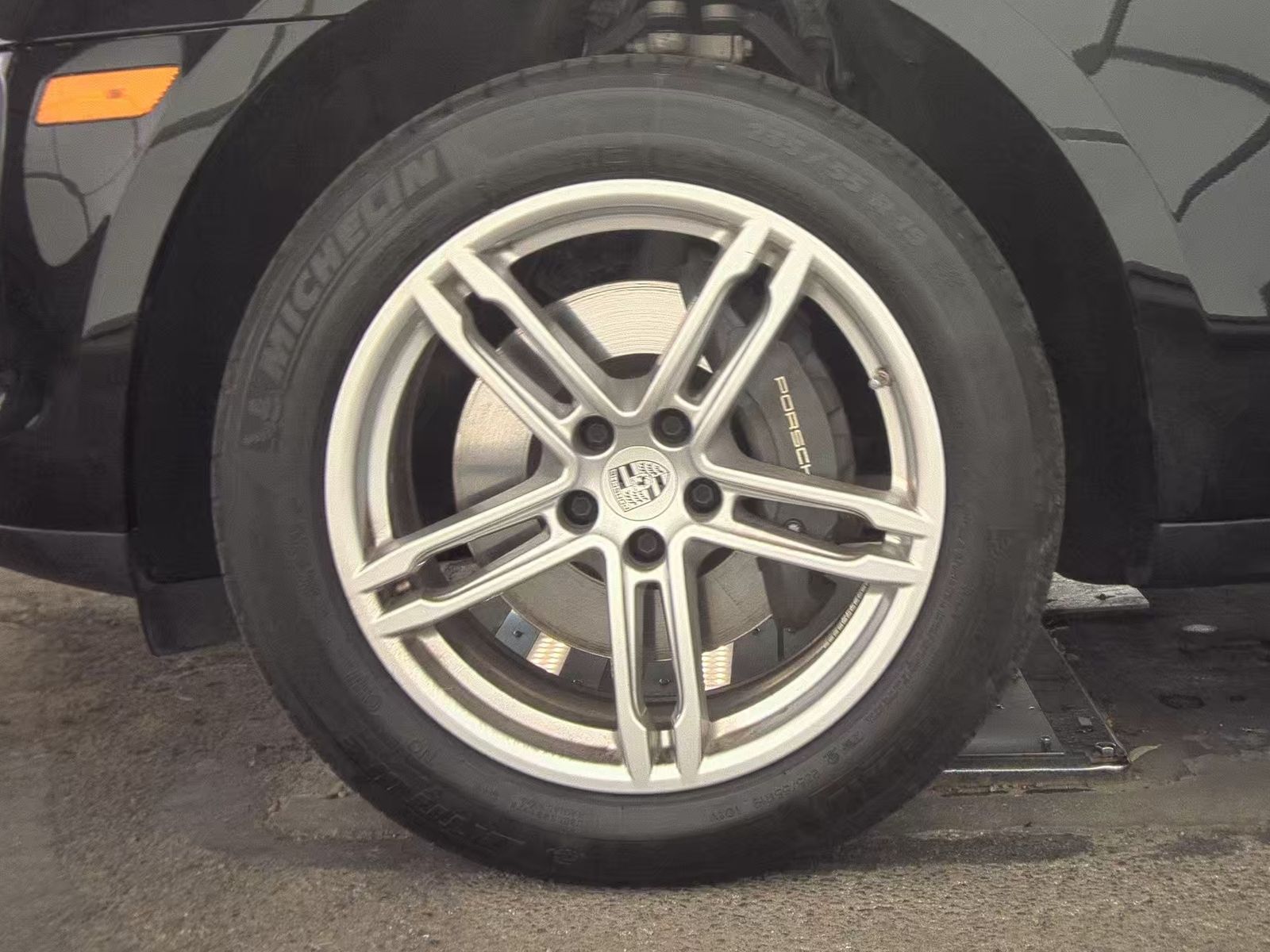 2024 Porsche Macan Base AWD