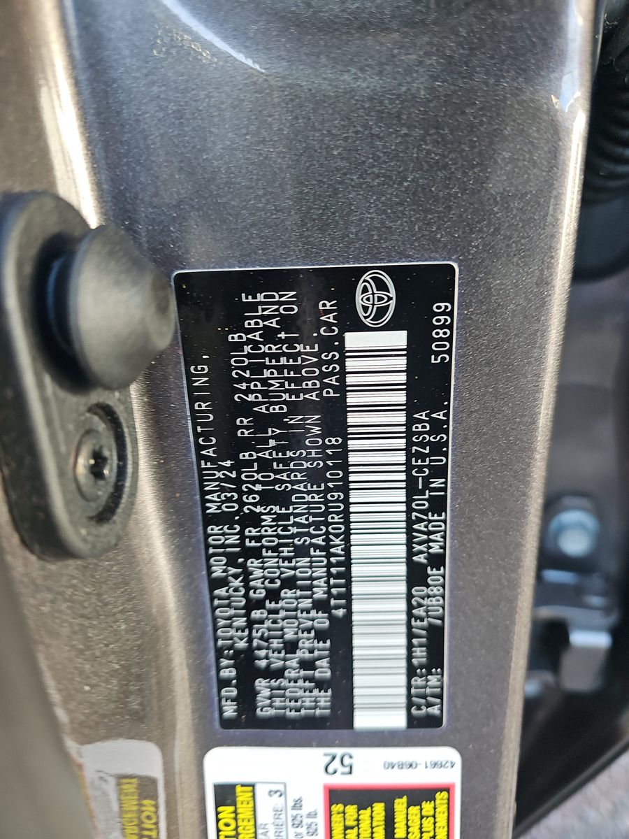 2024 Toyota Camry SE FWD