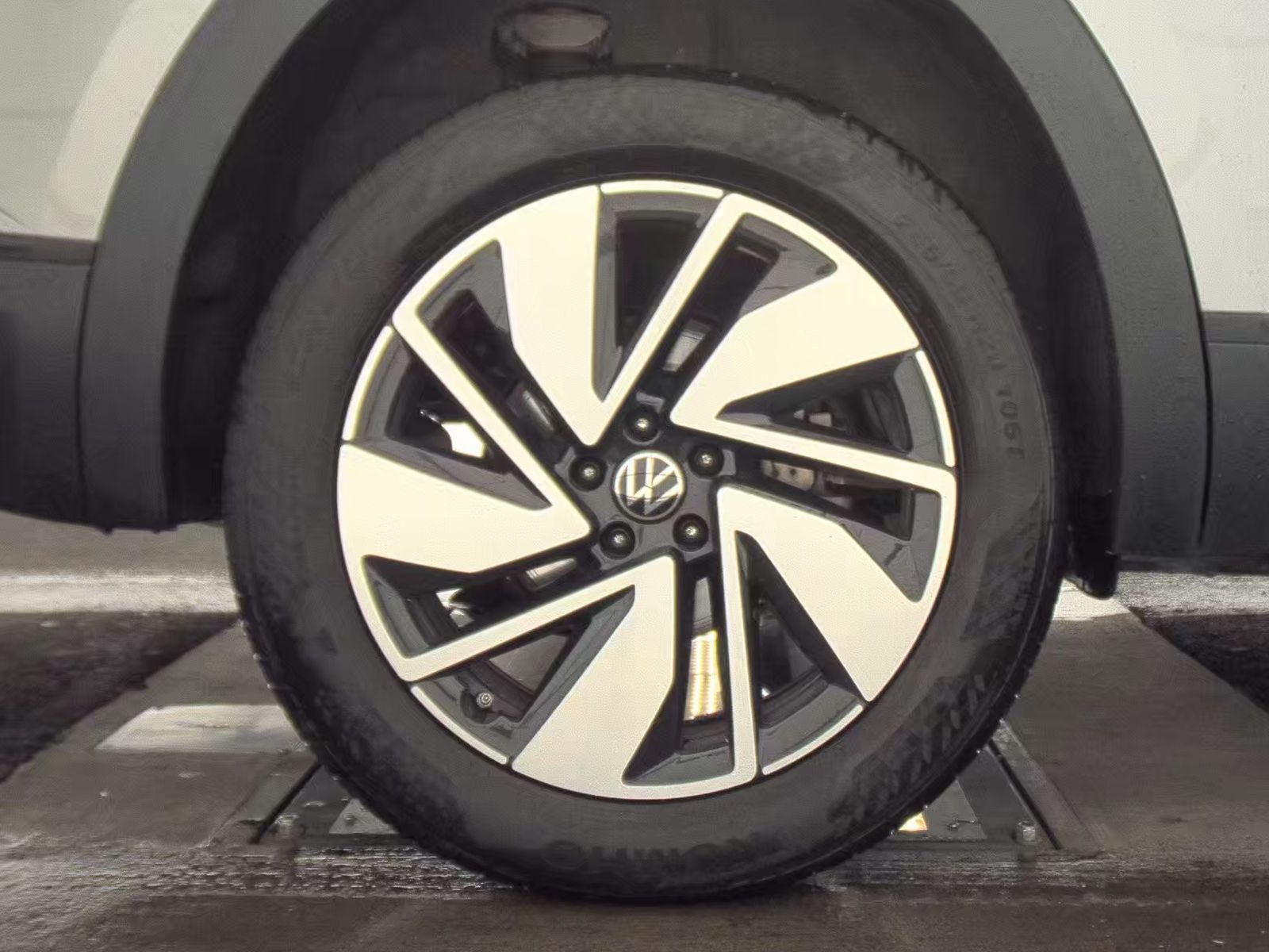 2024 Volkswagen Atlas 2.0T SE AWD