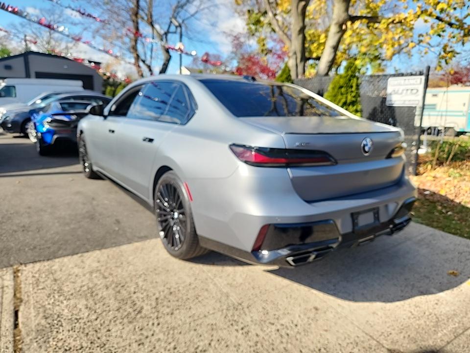 2025 BMW 7 Series 760i xDrive AWD