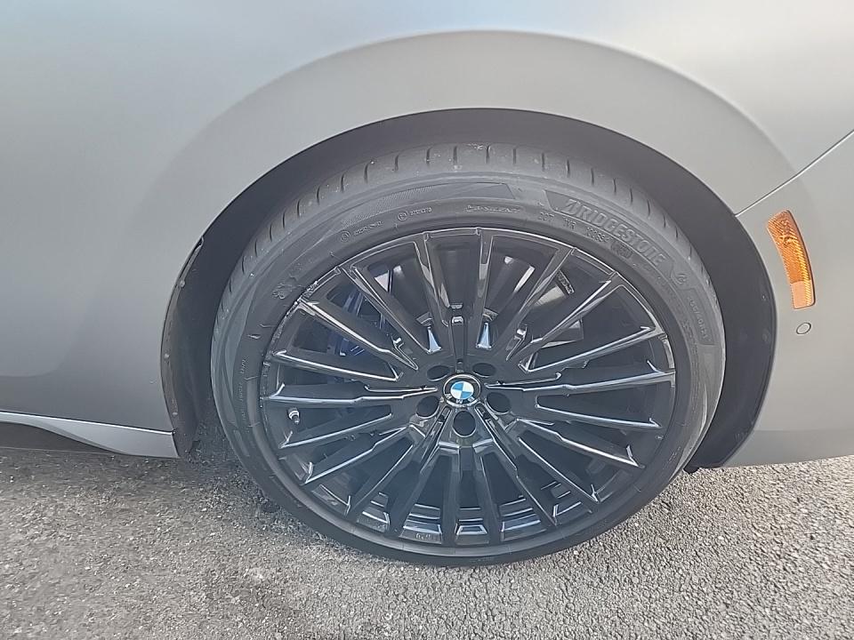 2025 BMW 7 Series 760i xDrive AWD