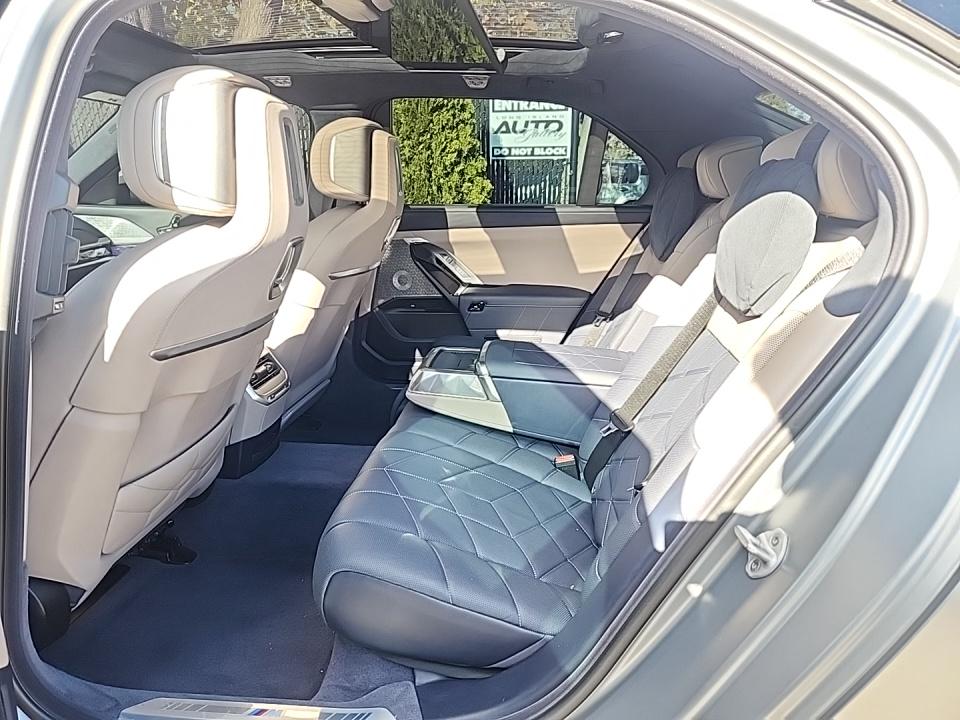 2025 BMW 7 Series 760i xDrive AWD