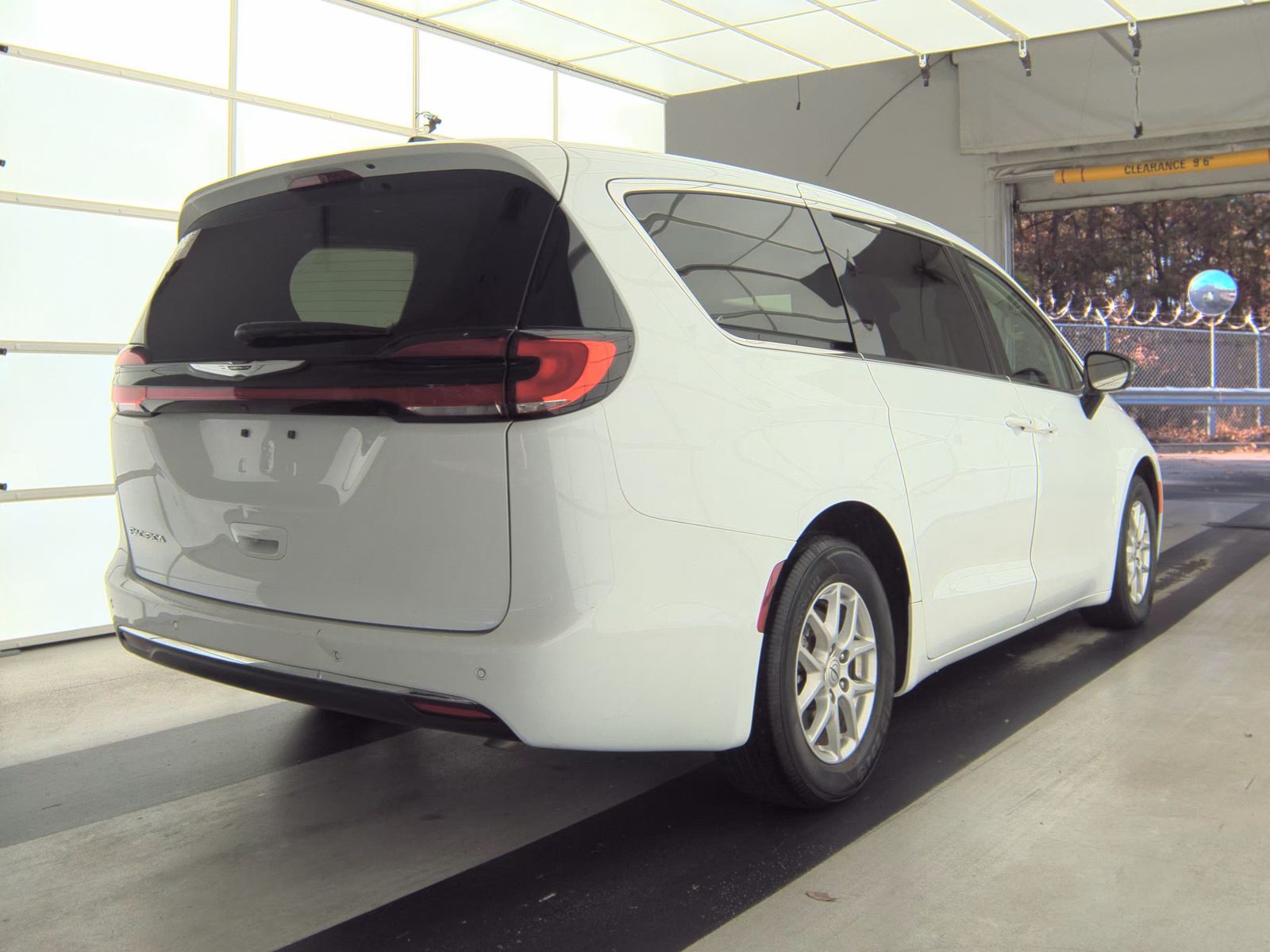 2024 Chrysler Pacifica Touring L FWD