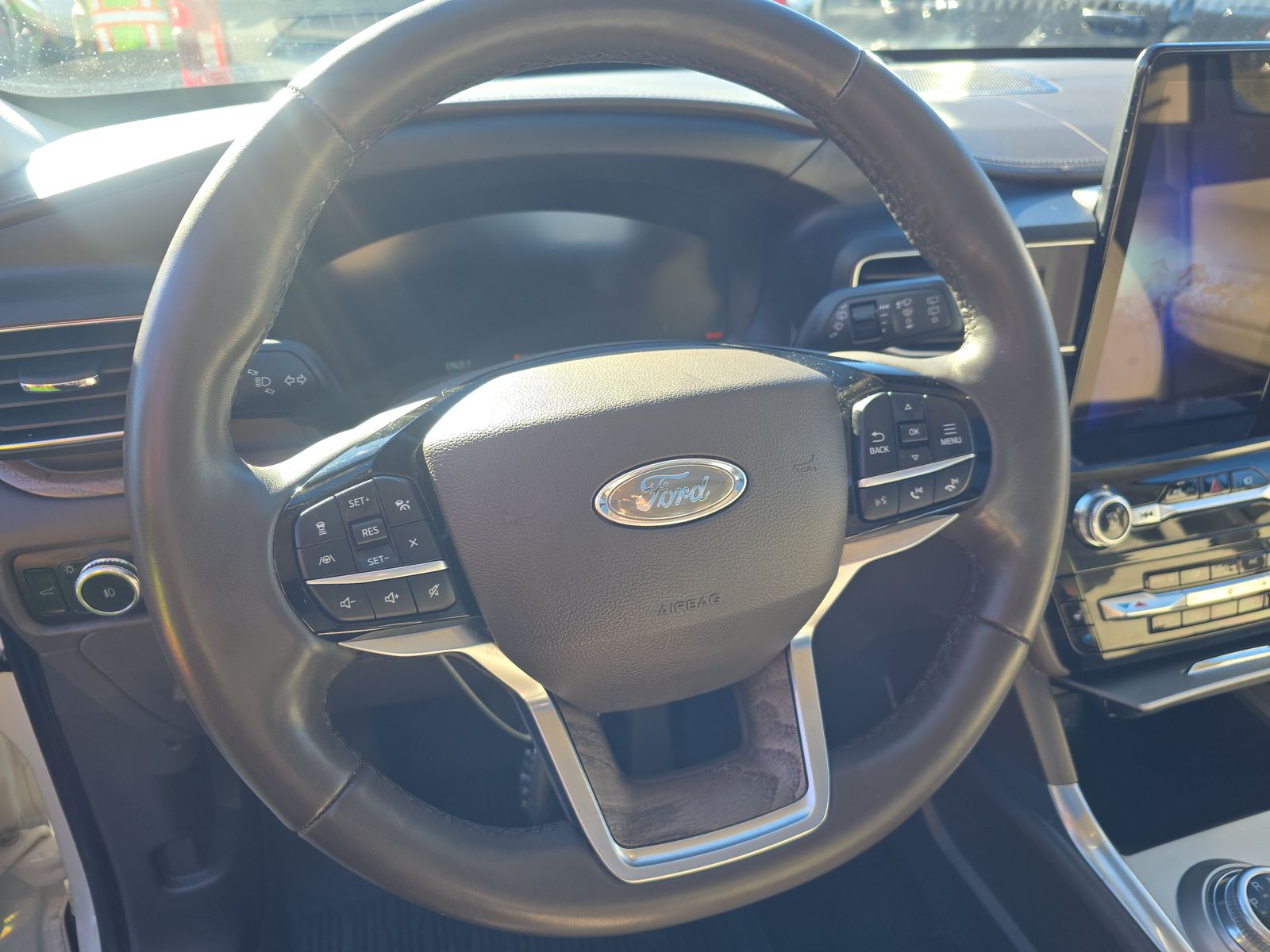 2023 Ford Explorer Platinum AWD