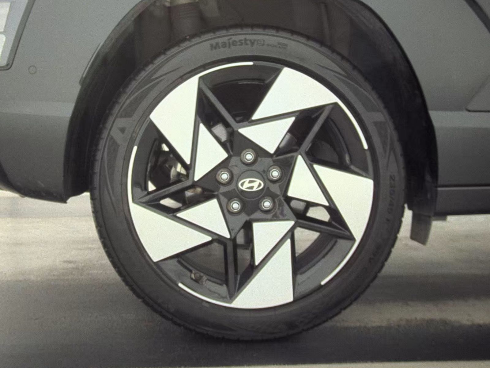 2024 Hyundai Kona Limited FWD