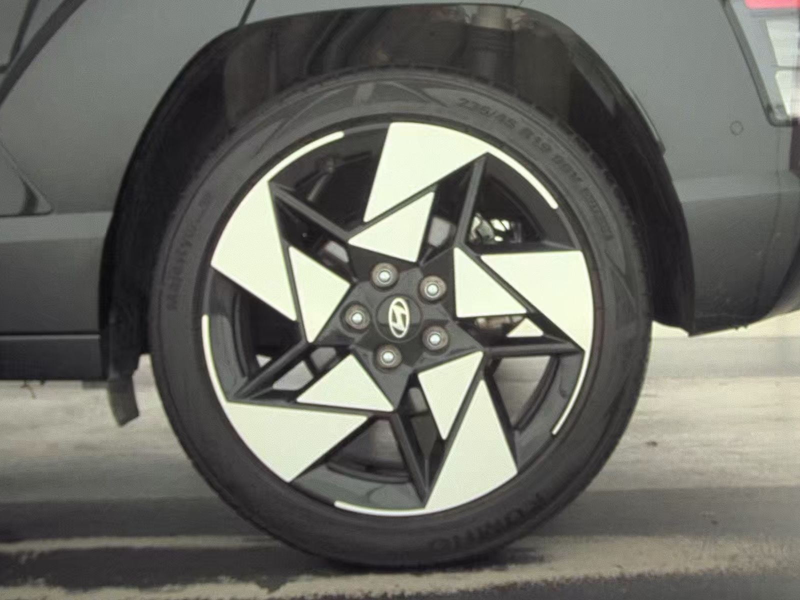 2024 Hyundai Kona Limited FWD