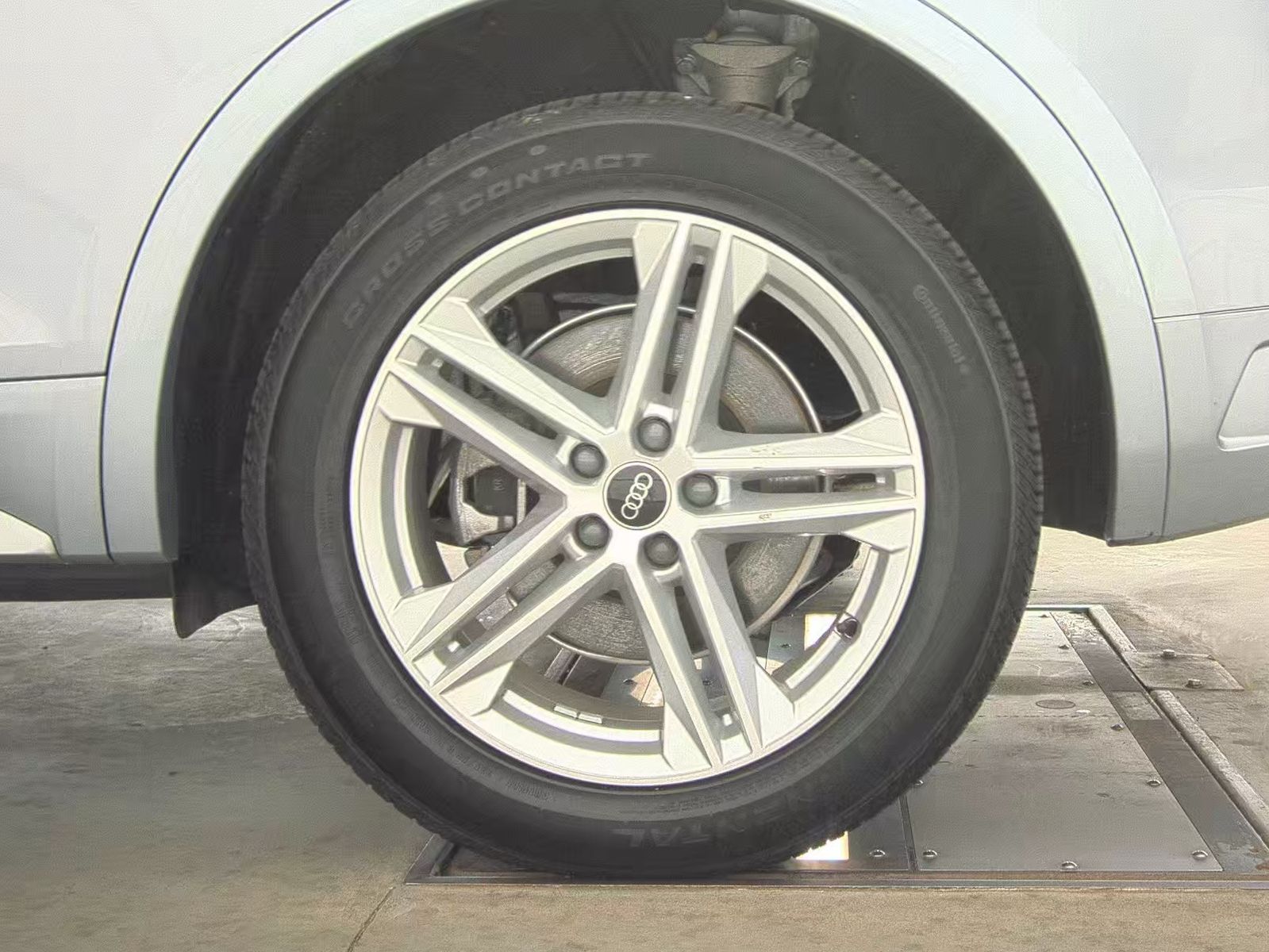 2024 Audi Q5 e Plug-In Hybrid S line Premium Plus AWD