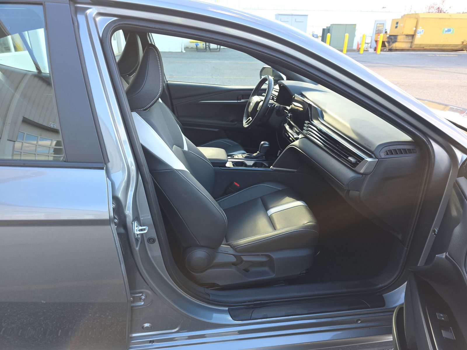 2025 Toyota Camry SE AWD