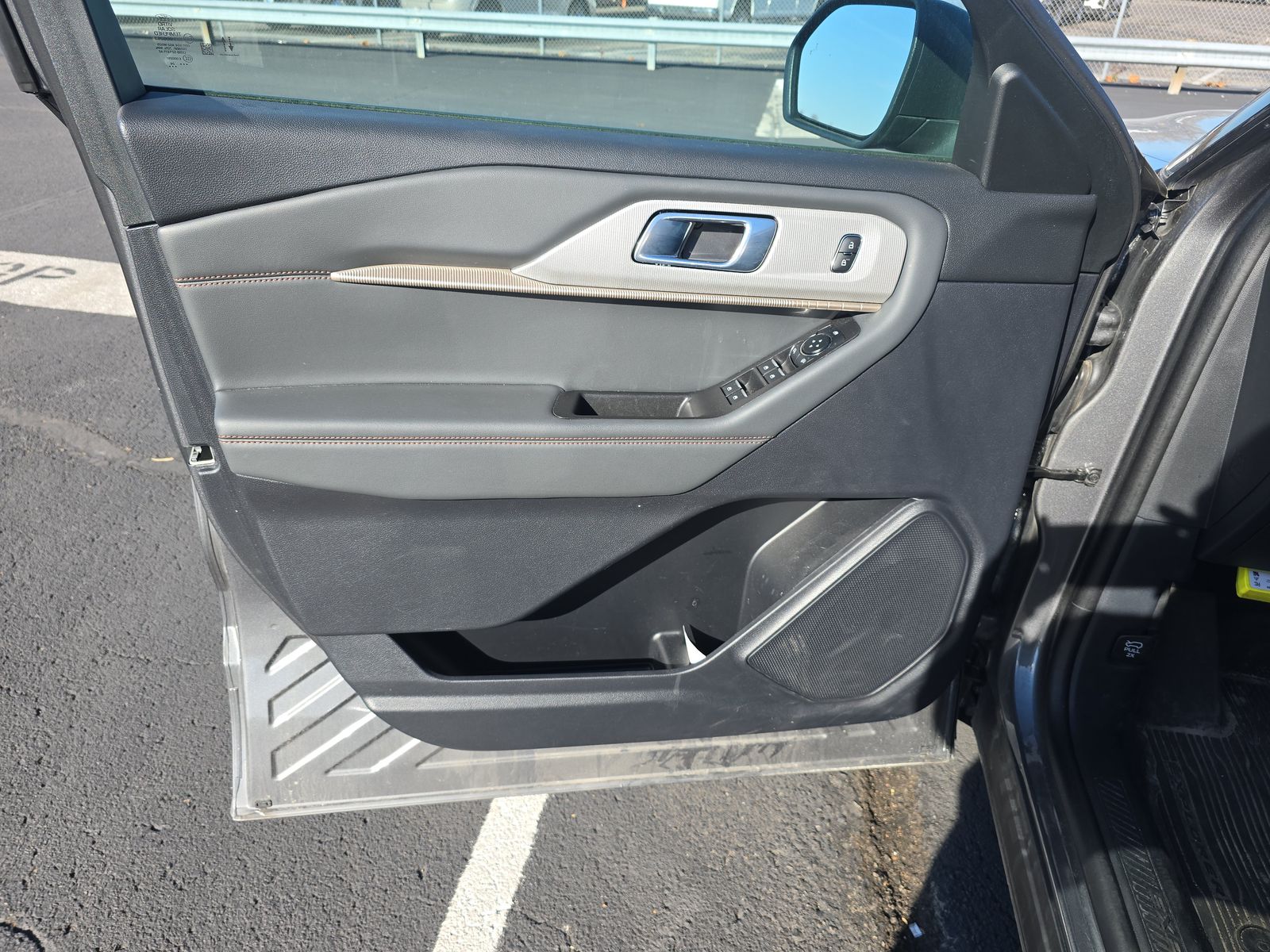 2025 Ford Explorer Active AWD