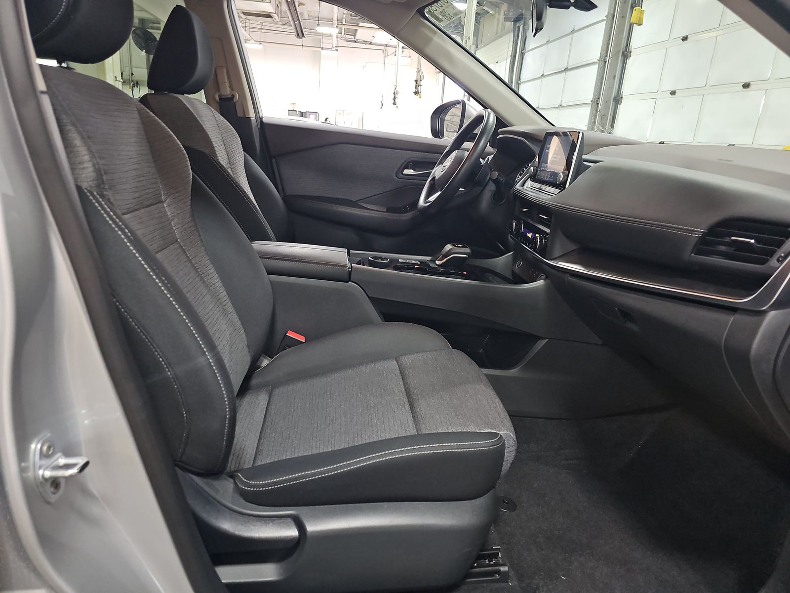 2023 Nissan Rogue SV AWD