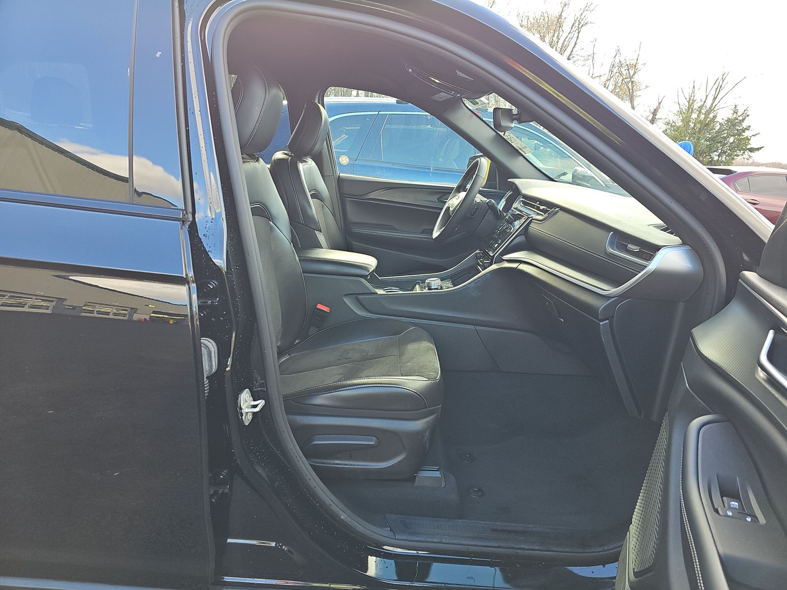 2024 Jeep Grand Cherokee Altitude AWD