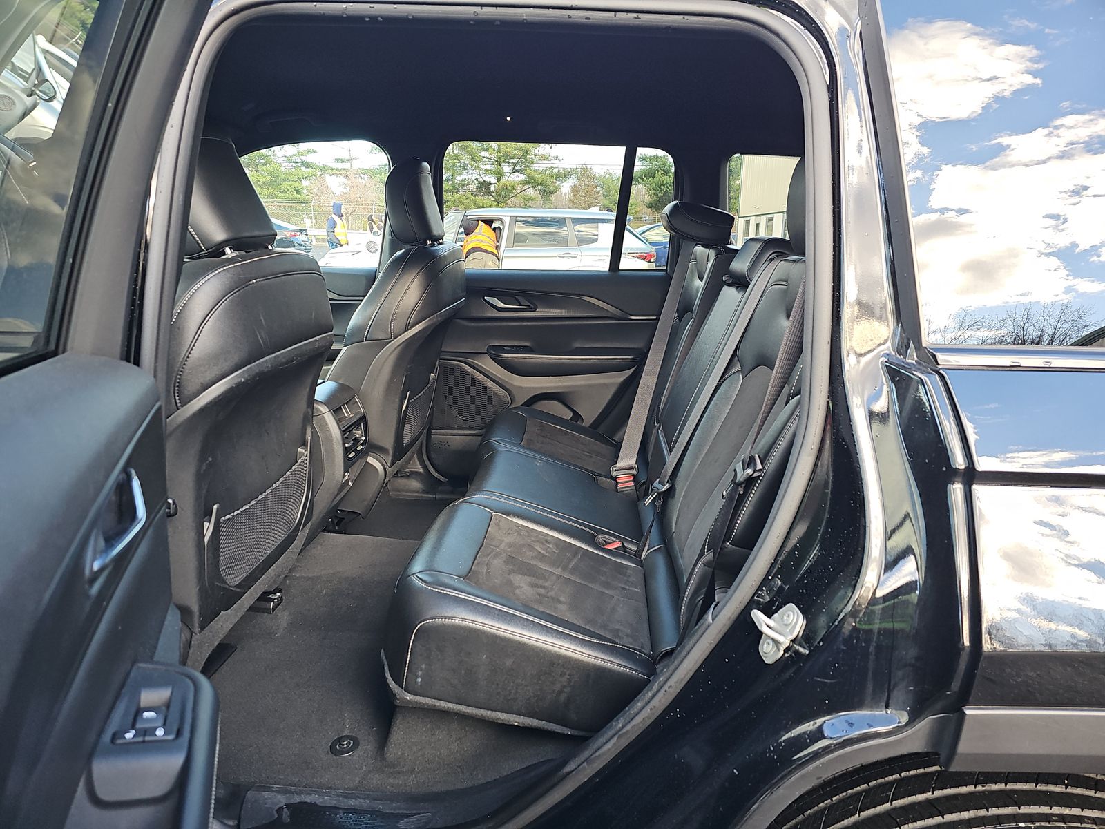 2024 Jeep Grand Cherokee Altitude AWD