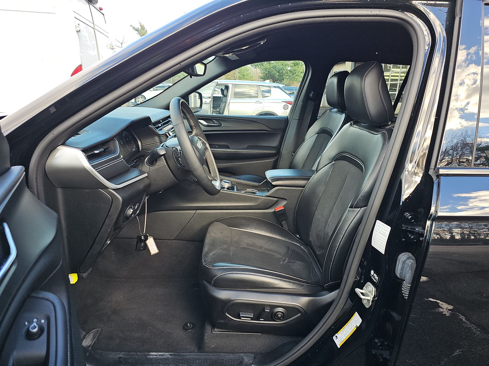 2024 Jeep Grand Cherokee Altitude AWD