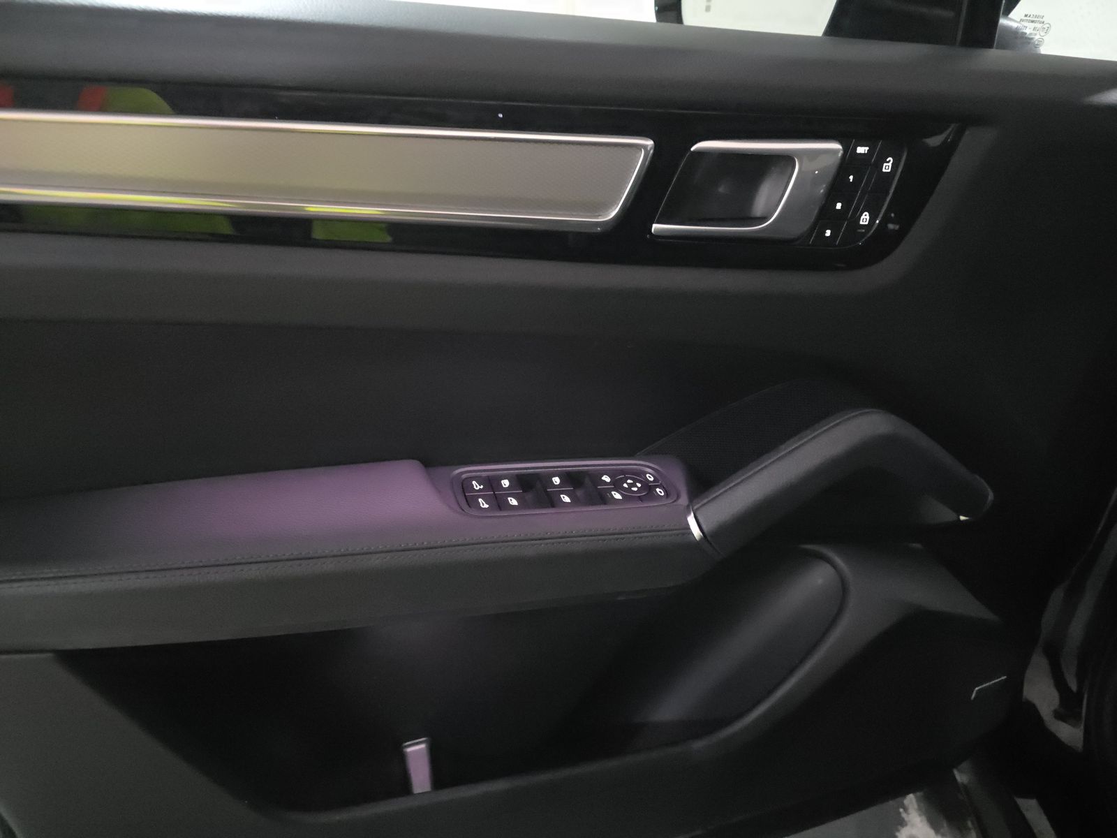 2022 Porsche Cayenne Platinum Edition AWD