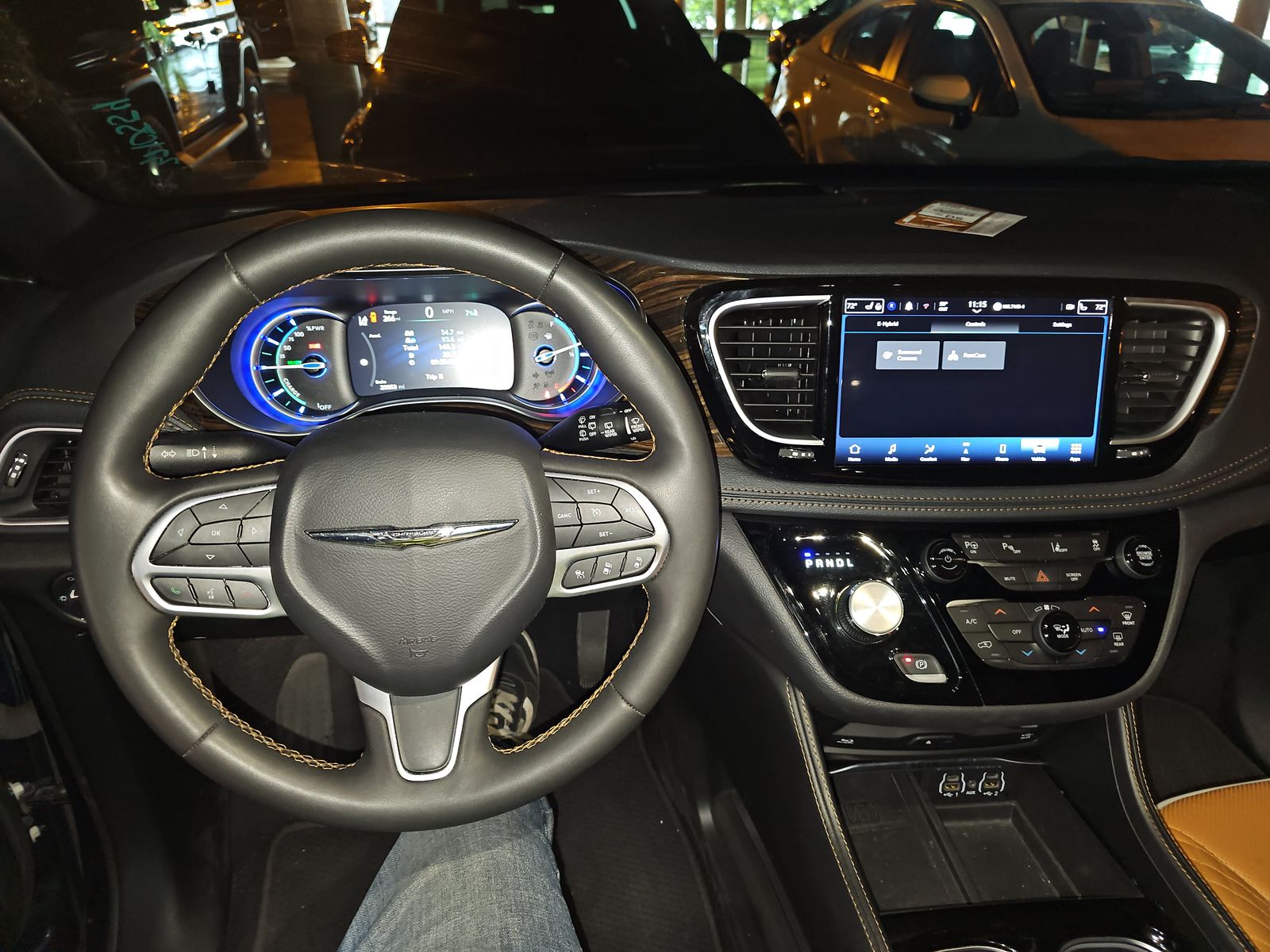 2022 Chrysler Pacifica Hybrid Pinnacle FWD