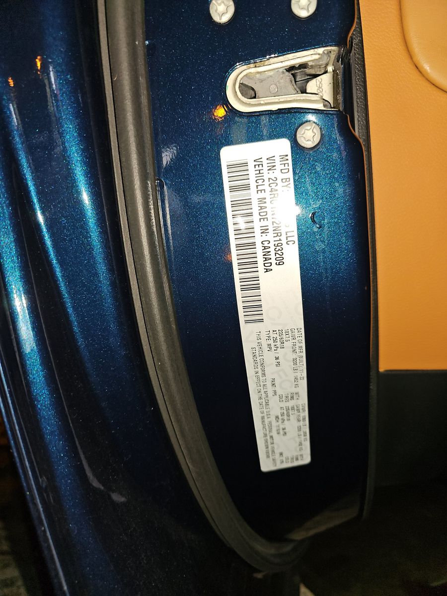 2022 Chrysler Pacifica Hybrid Pinnacle FWD