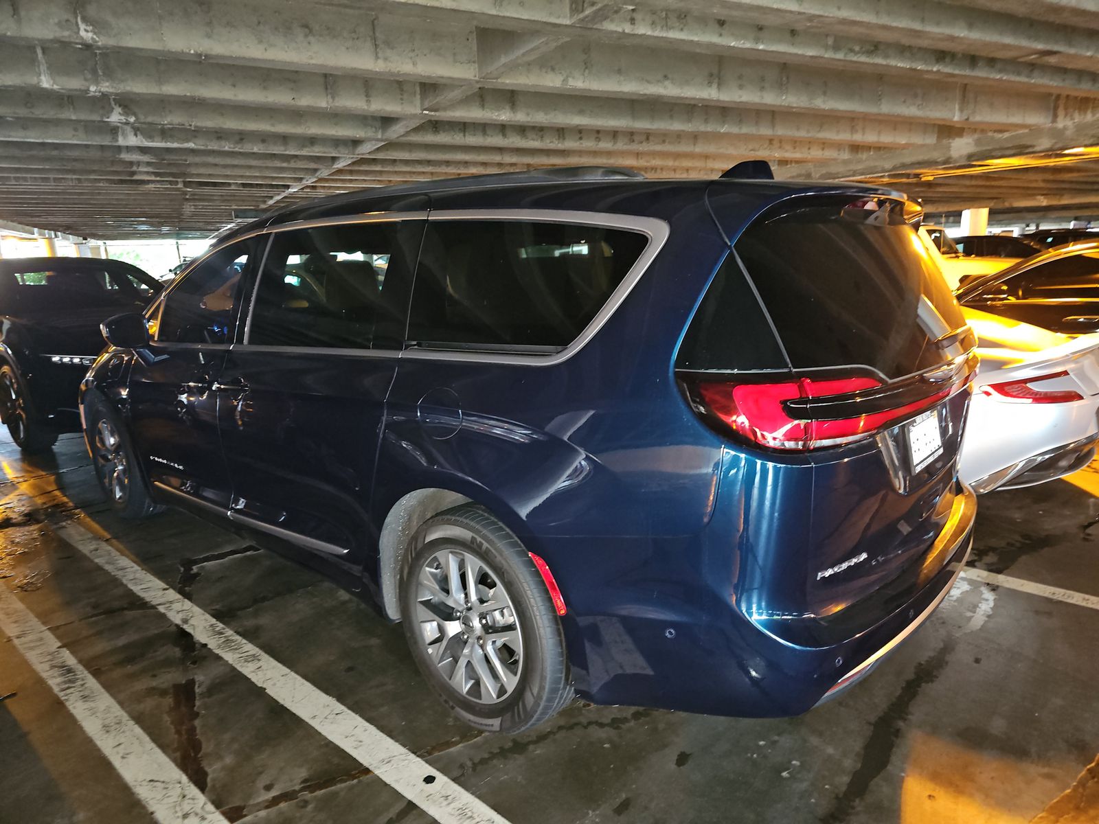 2022 Chrysler Pacifica Hybrid Pinnacle FWD