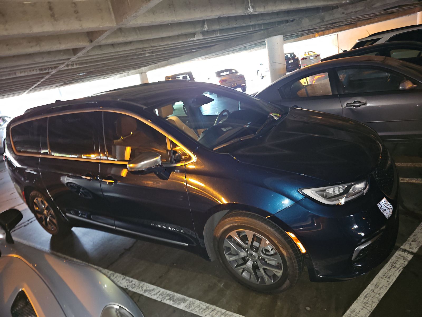 2022 Chrysler Pacifica Hybrid Pinnacle FWD
