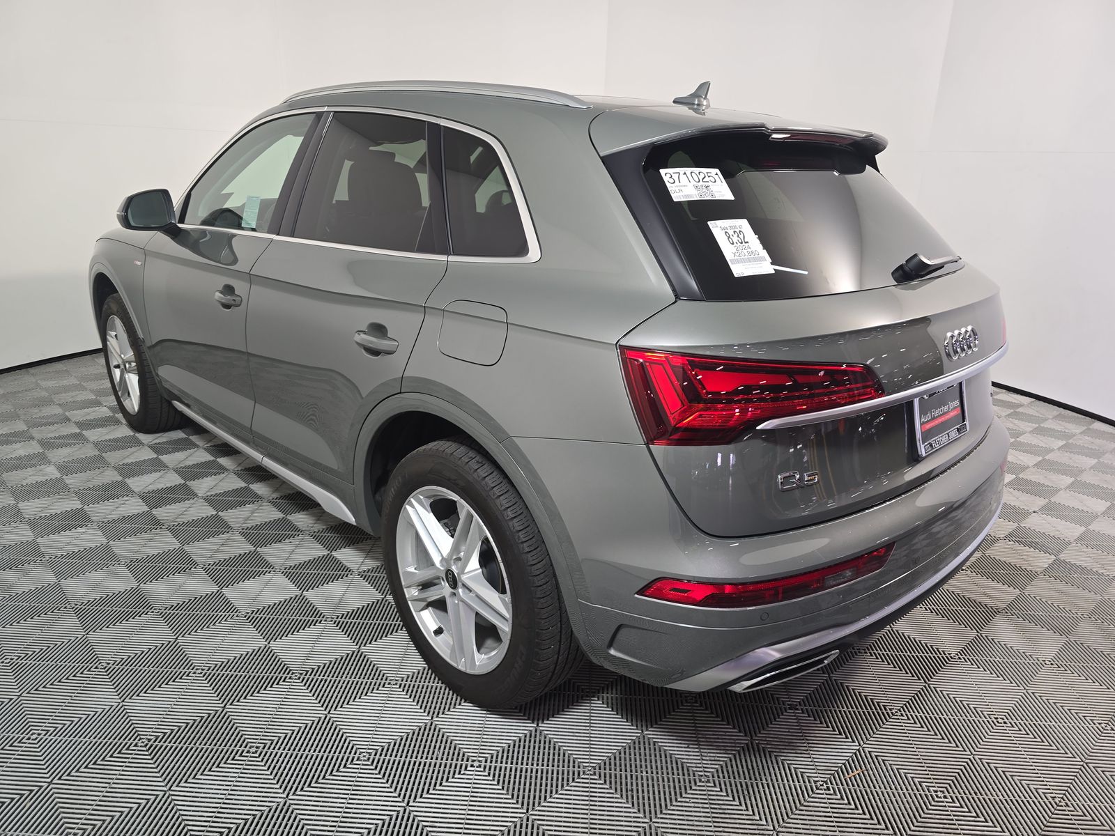 2024 Audi Q5 e Plug-In Hybrid S line Premium Plus AWD