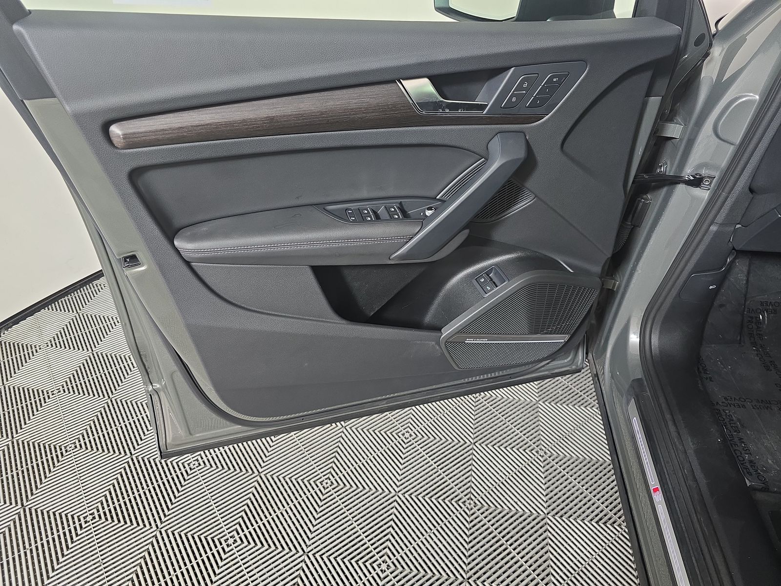 2024 Audi Q5 e Plug-In Hybrid S line Premium Plus AWD