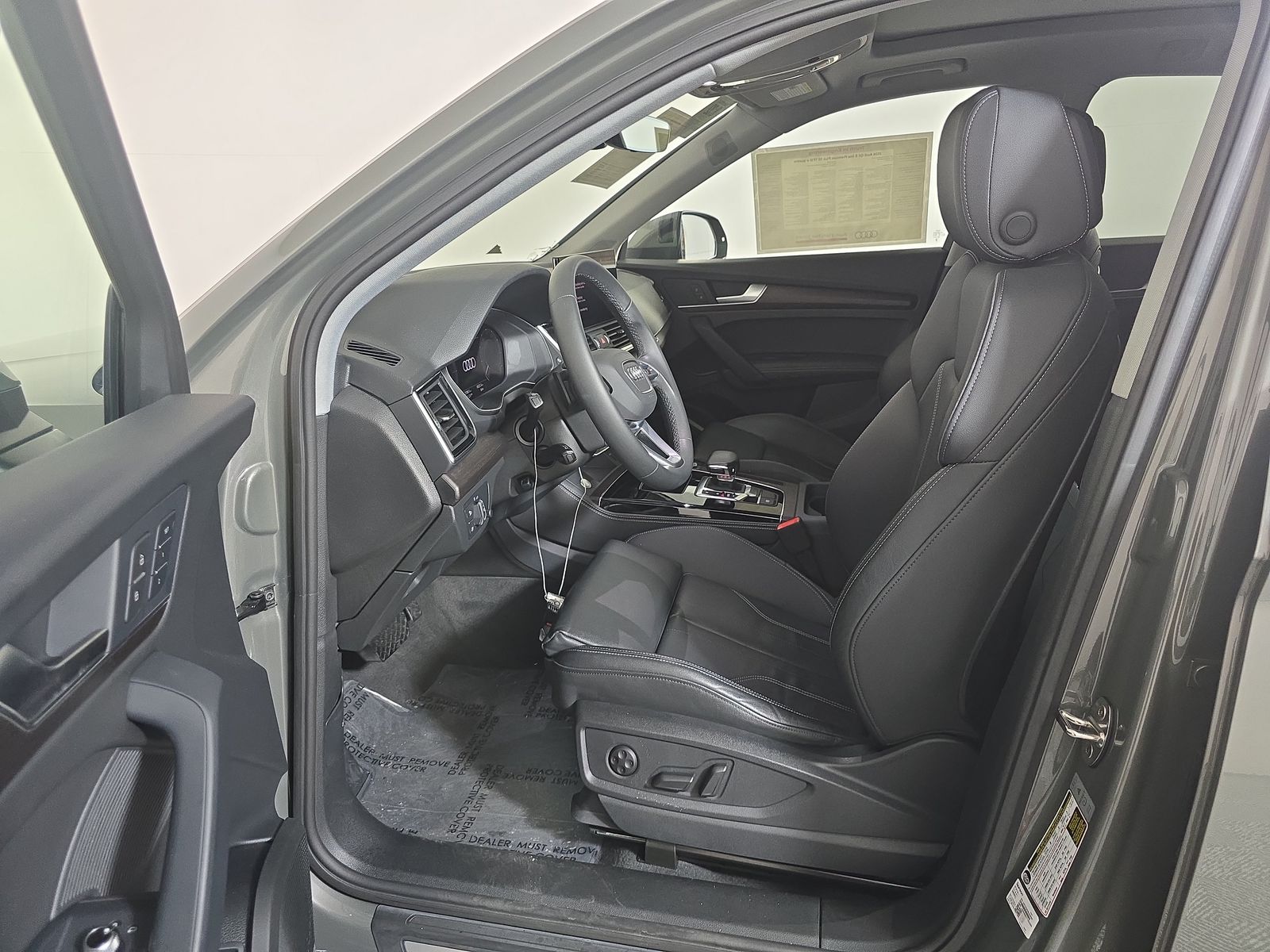 2024 Audi Q5 e Plug-In Hybrid S line Premium Plus AWD