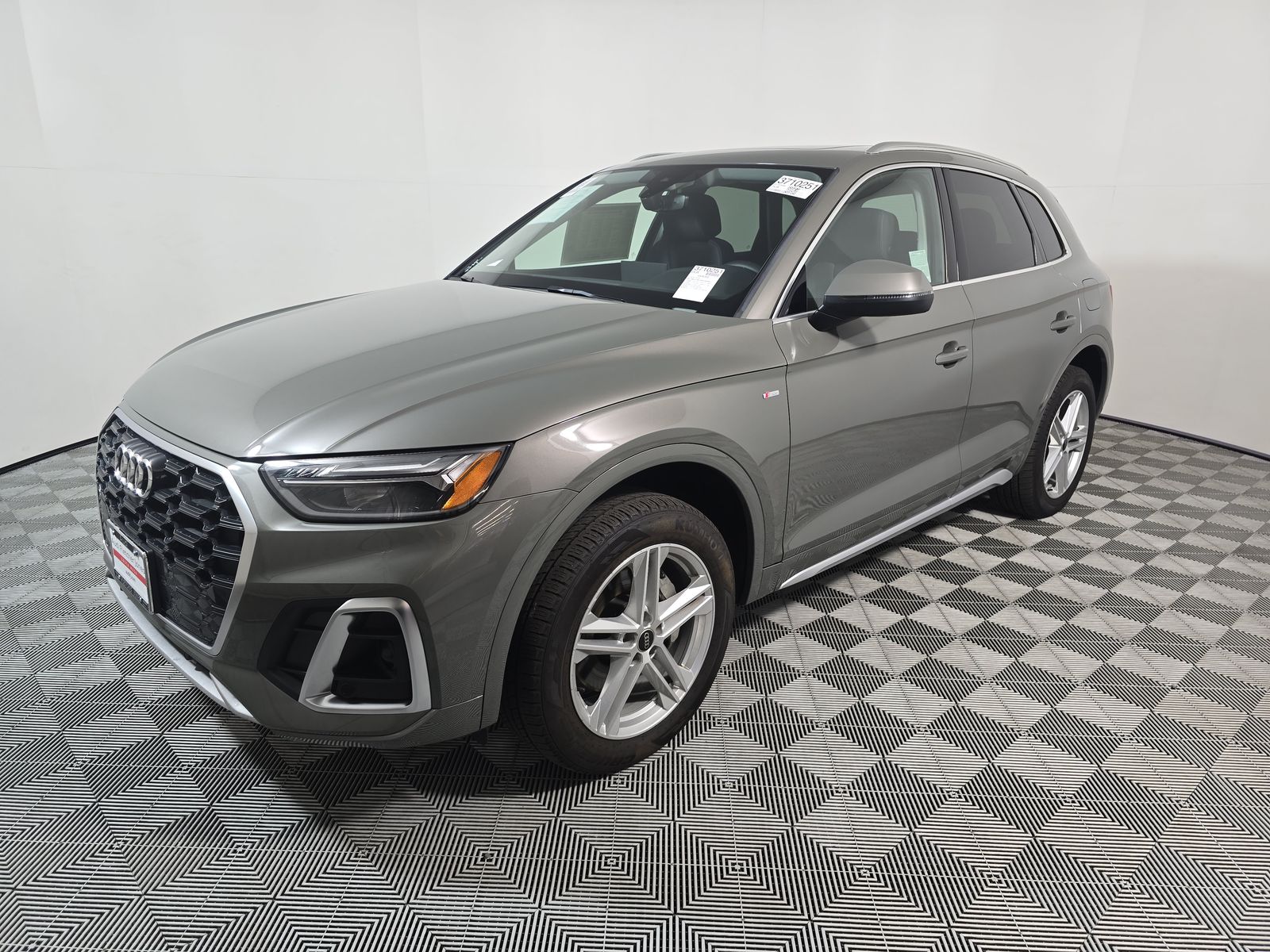 2024 Audi Q5 e Plug-In Hybrid S line Premium Plus AWD