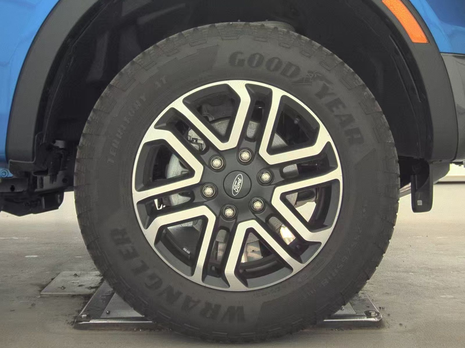 2025 Ford Ranger LARIAT AWD