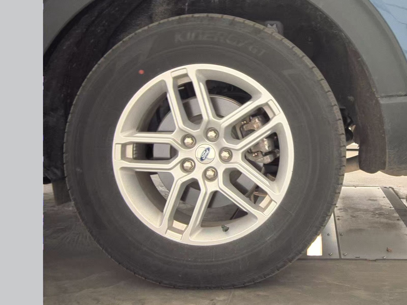 2025 Ford Explorer Active AWD