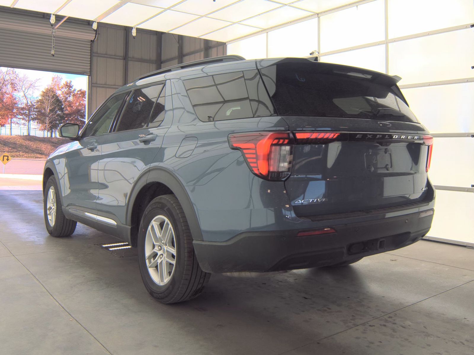 2025 Ford Explorer Active AWD