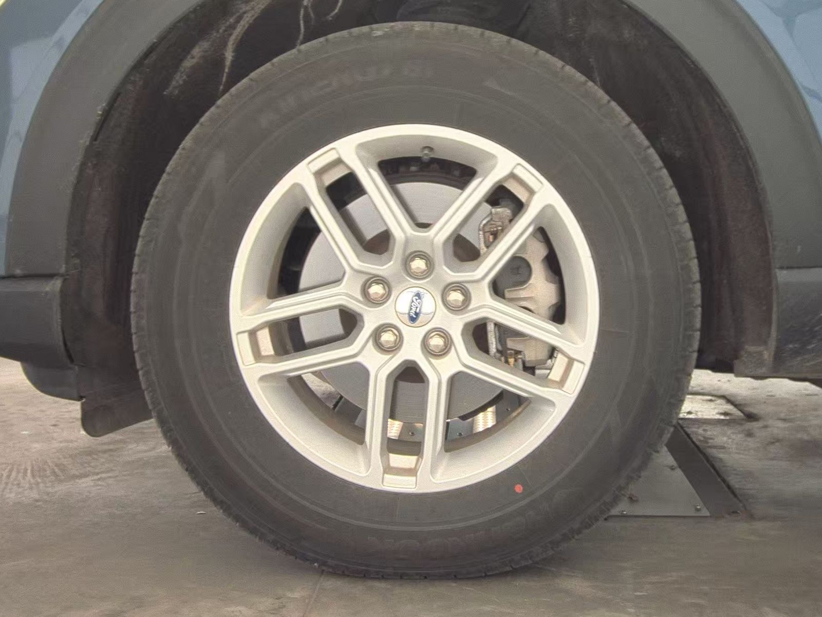 2025 Ford Explorer Active AWD