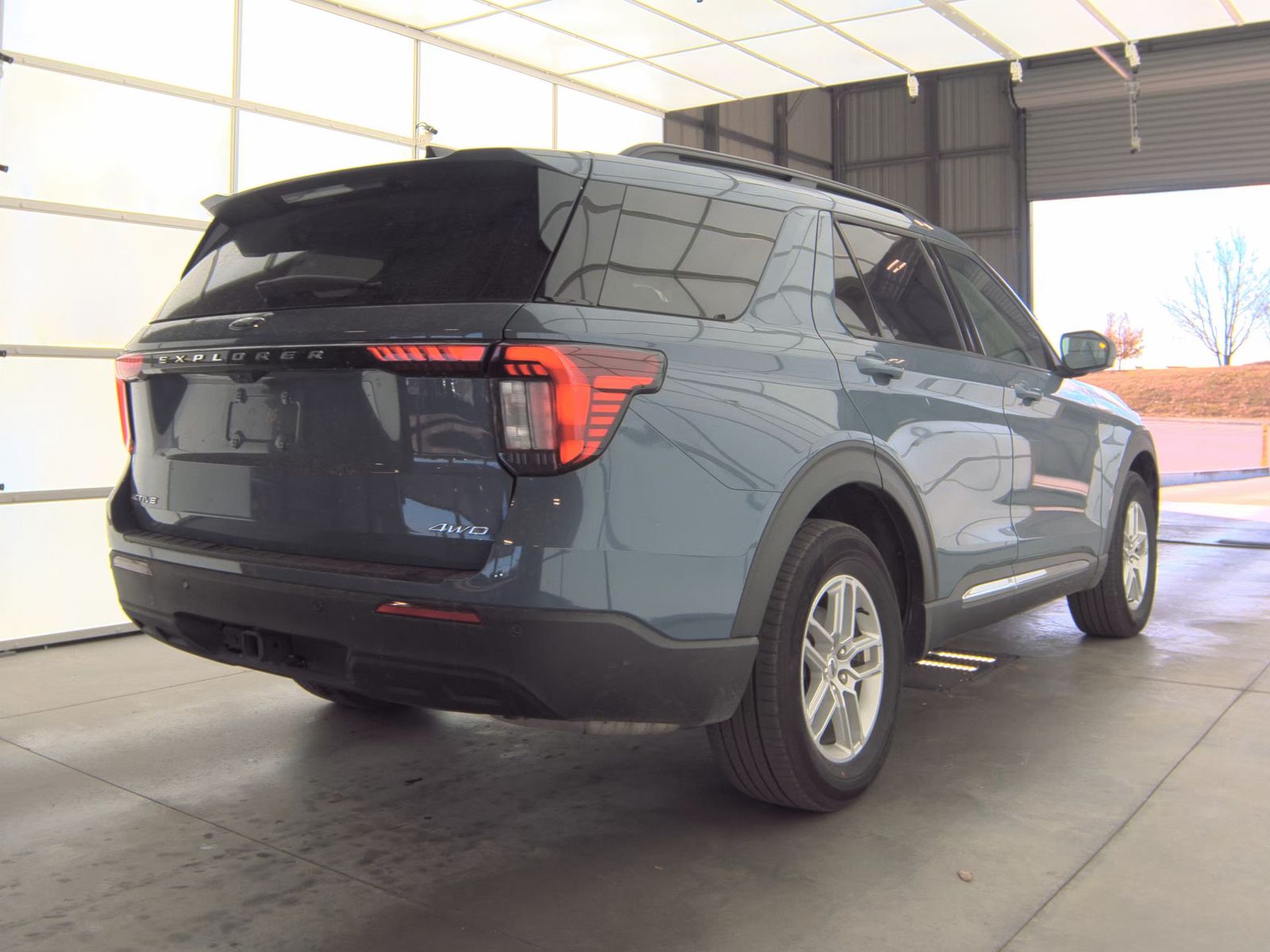 2025 Ford Explorer Active AWD