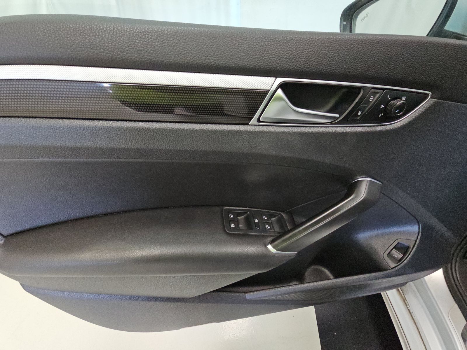 2019 Volkswagen Passat 2.0T SE R-Line FWD