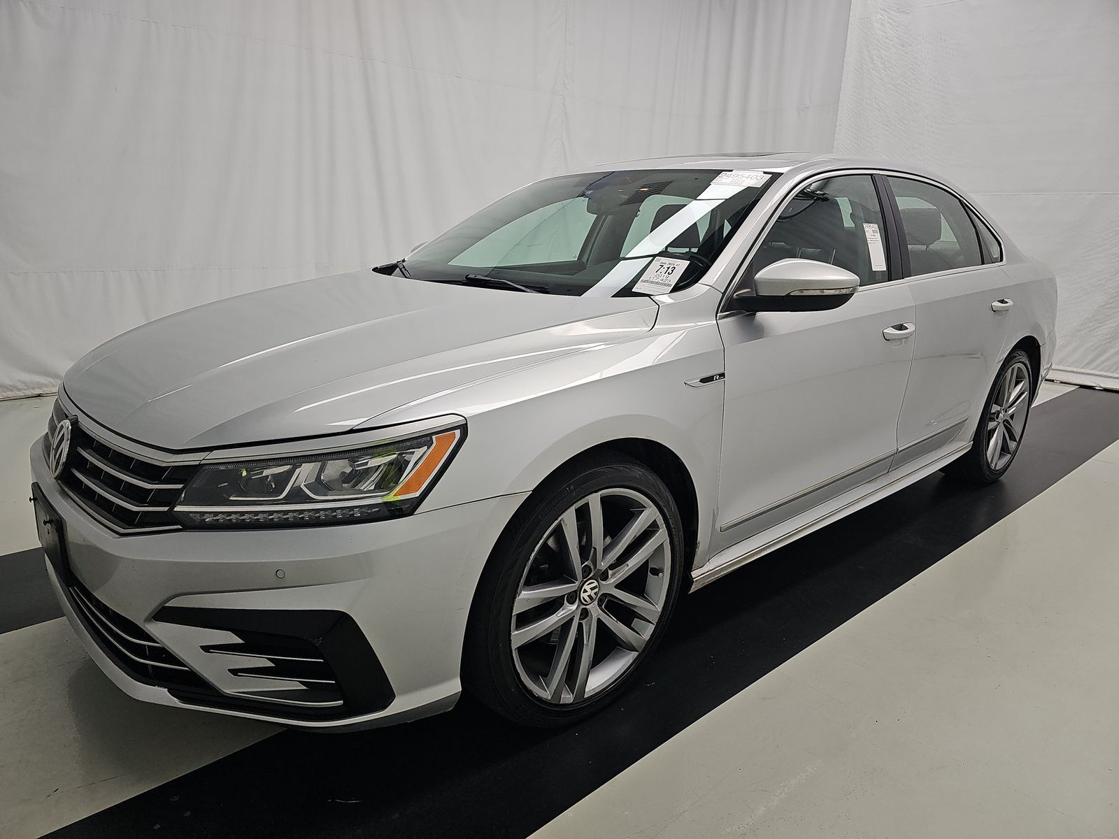 2019 Volkswagen Passat 2.0T SE R-Line FWD