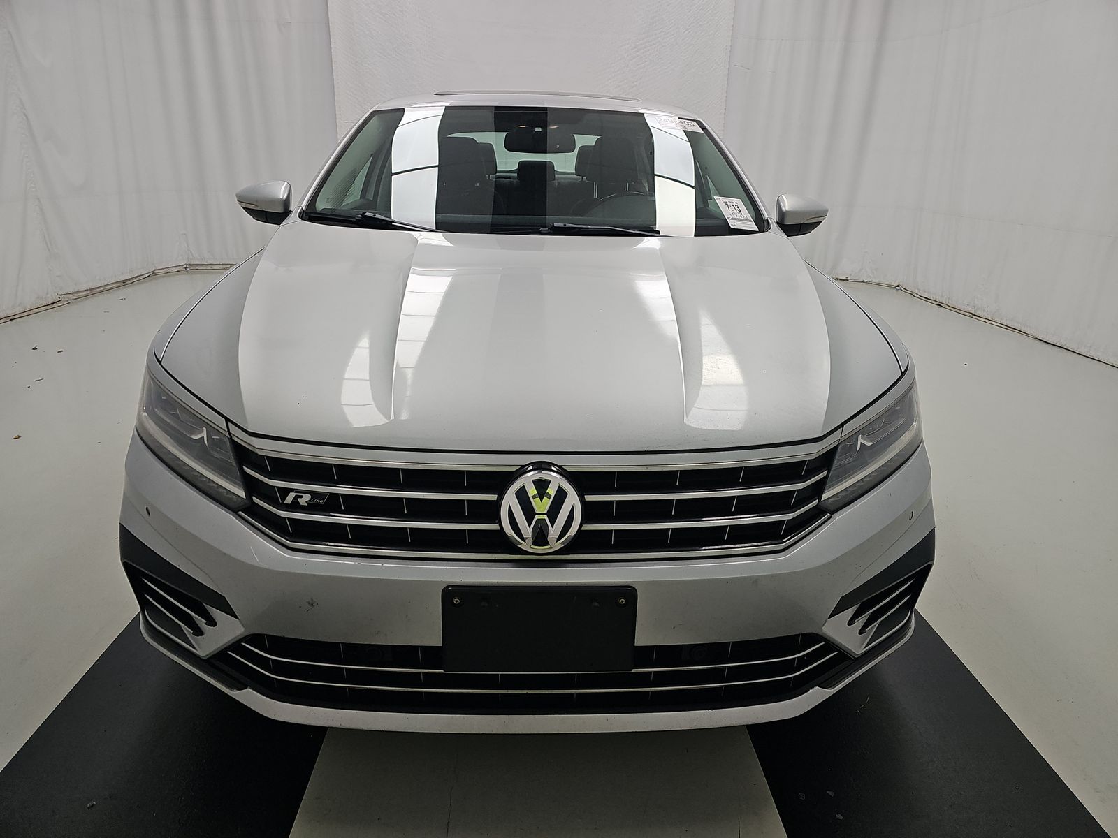 2019 Volkswagen Passat 2.0T SE R-Line FWD
