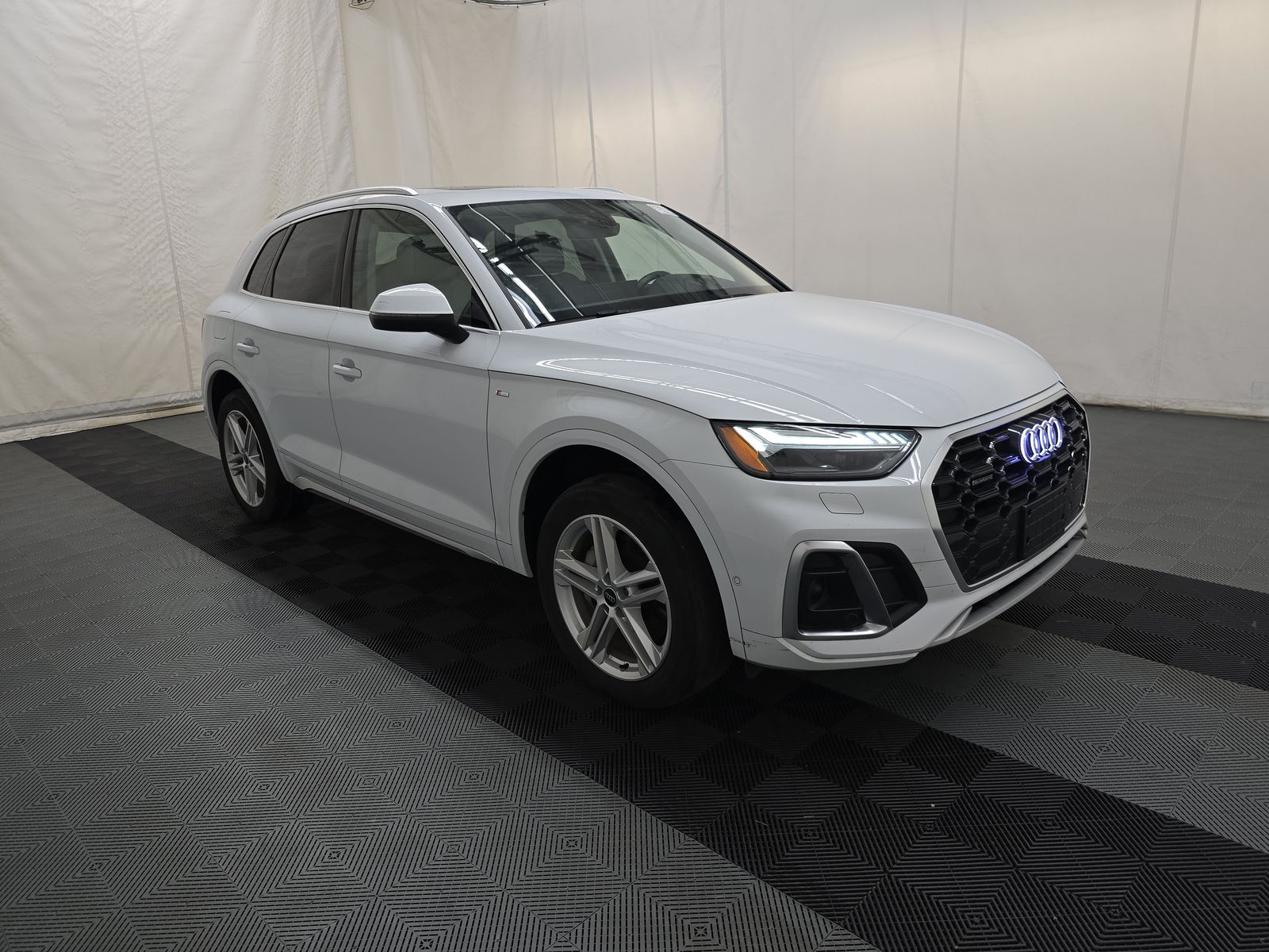 2024 Audi Q5 e Plug-In Hybrid S line Prestige AWD