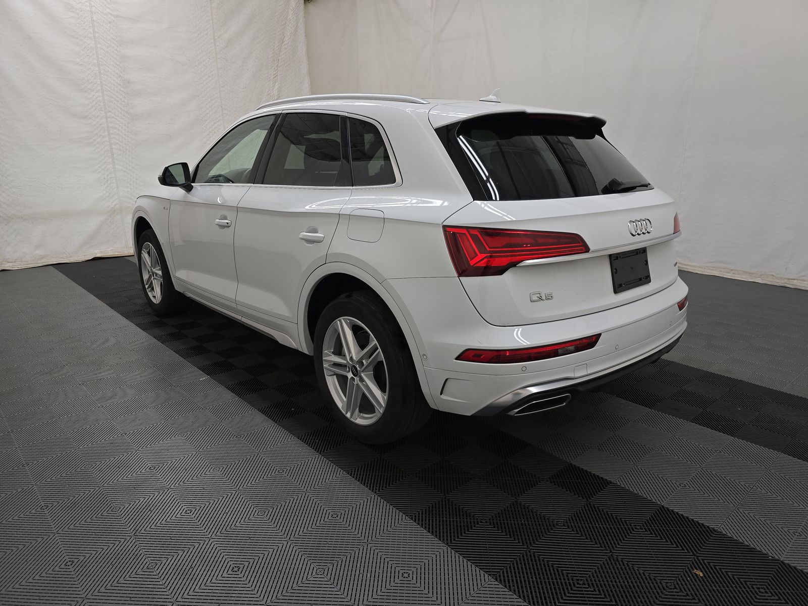 2024 Audi Q5 e Plug-In Hybrid S line Prestige AWD