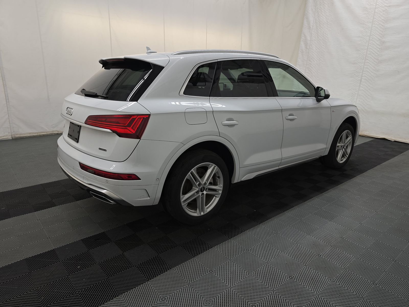 2024 Audi Q5 e Plug-In Hybrid S line Prestige AWD