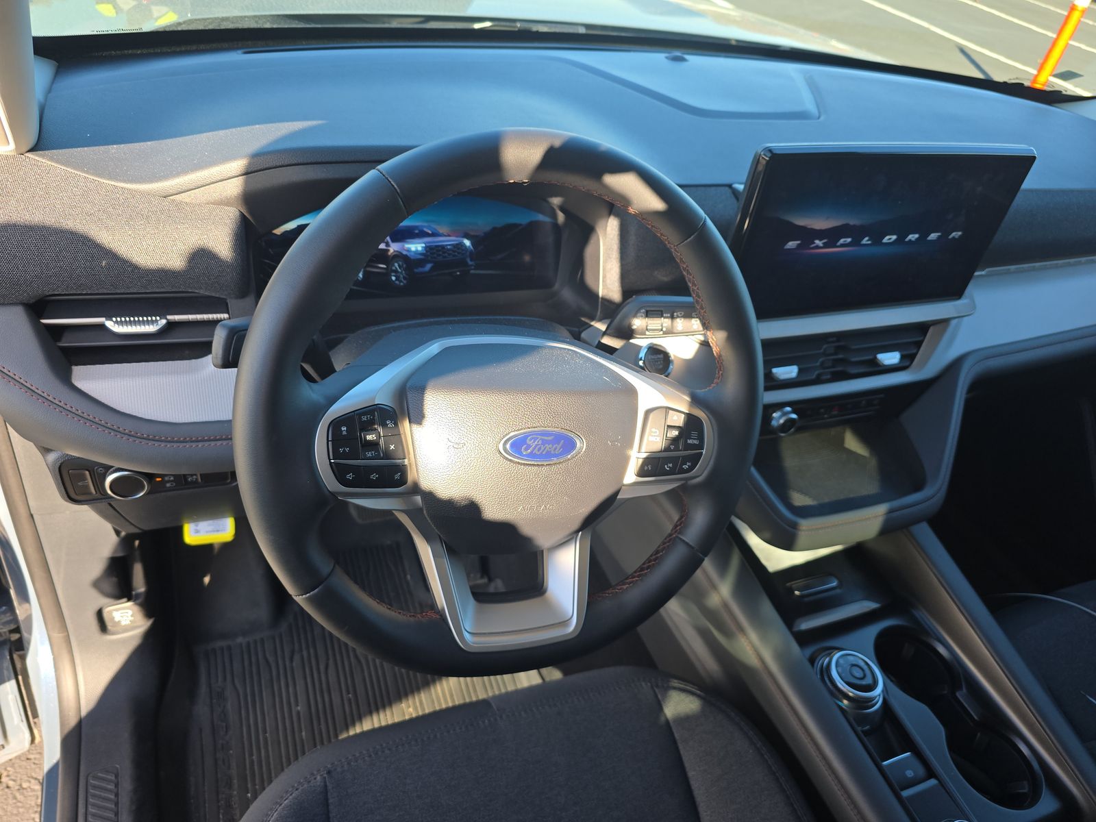 2025 Ford Explorer Active AWD