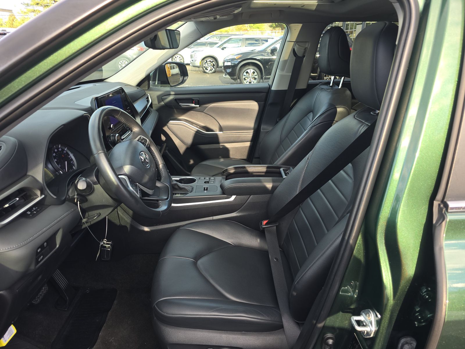 2024 Toyota Highlander XLE FWD